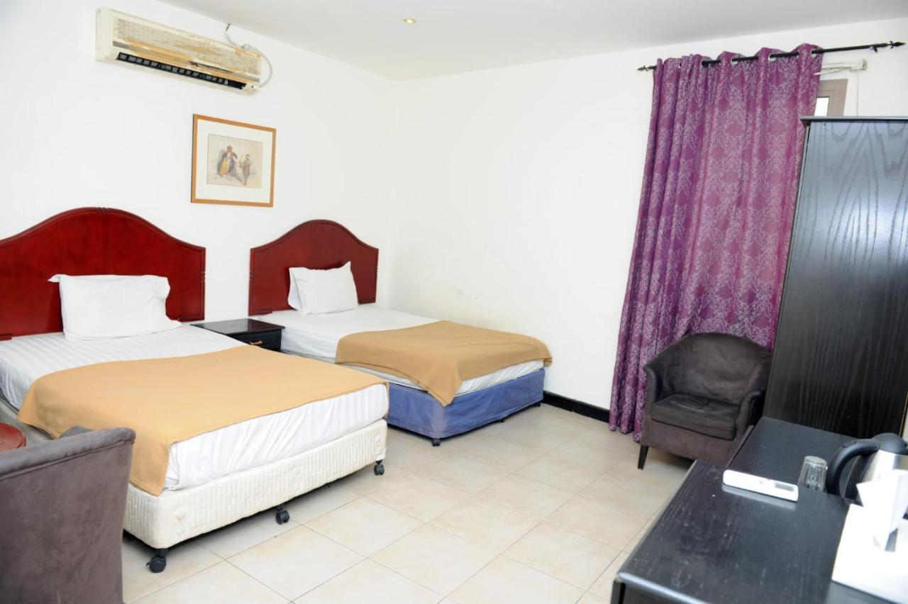 Bahrain Plaza Hotel 마나마 외부 사진
